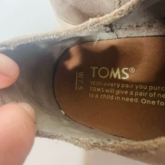 TOMS Taupe Brown Suede Sneakers Sz 7.5 - Picture 5 of 6